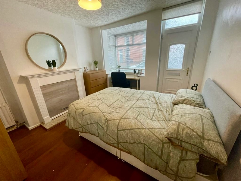 BRAND NEW EN-SUITE ROOMS -DON'T MISS OUT!!! -AVAILABLE SEPT - Thumbnail 11